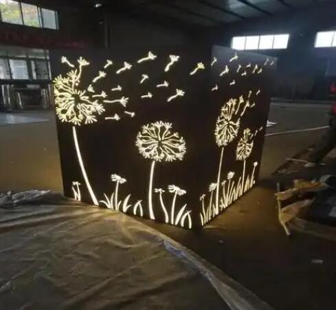 顺昌耐候钢灯箱